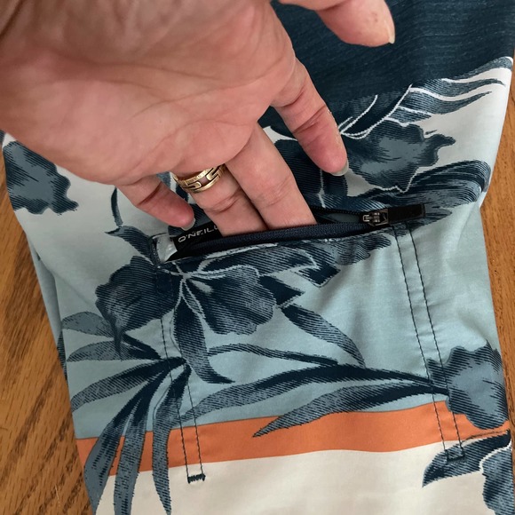 O’Neill Swim Trumk Hyperfreak Boys Sz 22 pre-owned - Picture 8 of 9